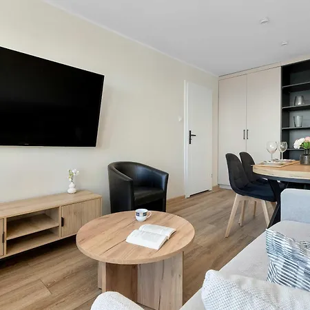 Bright & Modern With Balcony And Seaview By Renters Сопот