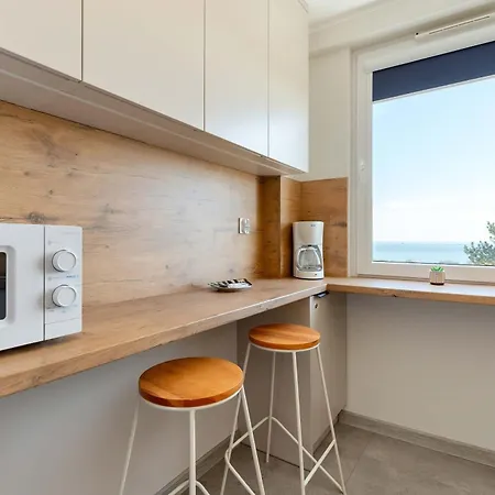 Bright & Modern With Balcony And Seaview By Renters Apartament *